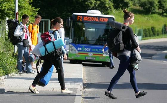 Batkái míí ze stanového msteka na Rolav do centra msta, pro pesun...