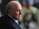 Sepp Blatter vyhl na stadionu Maracan duel mezi Brazli a panlskem.