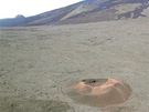 Jeden z kráter sopky Piton de la Fournaise, ke kterému se dá dojít píjemnou