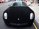 Podle londýnského deníku Metro zaplatil majitel za sametovou úpravu Ferrari 599...