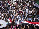 Shromádní na podporu Mursího u univerzity v Gíze. (Káhira, 2. ervence 2013)