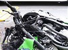 Motocykl Kawasaki zaal po nárazu do stromu hoet. (6. ervence 2013)