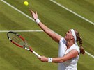NA PODÁNÍ. Petra Kvitová v osmifinále Wimbledonu.