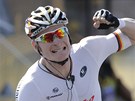 Vítzné gesto nmeckého cyklisty Andrého Greipela, práv vyhrál 6. etapu Tour