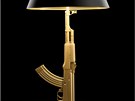 Svtelné výstely. Autorem Gun Lamp je Philippe Starck. Bulb, cena 48 134 K