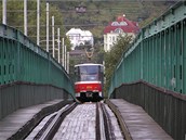 Trojsk tramvajov most je dvoukolejn most postaven pro tramvajovou tra...