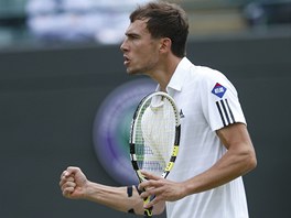 JO! Polsk tenista Jerzy Janowicz postoupil do semifinle Wimbledonu.