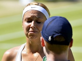 PLÁ. Nmecká tenistka Sabine Lisická pláe bhem finále Wimbledonu.