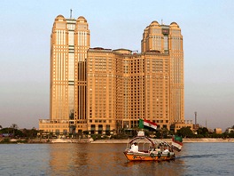 Centrum Nile City Towers vlastní Naguib Sawiris, majitel firmy Orascom Telecom.