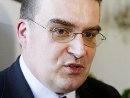 ZDENK ÁK (ministr dopravy)  Vystudovaný elektrotechnik a informatik zahájil...