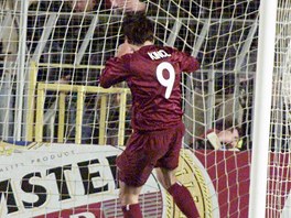 Marek Kincl z AC Sparta Praha pi utkání s Realem Madrid. (21. listopadu 2001)