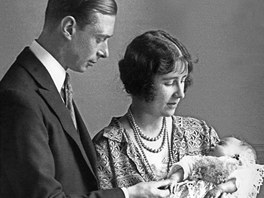 Britský král Jiří VI. (ještě coby vévoda z Yorku) s manželkou Alžbětou a jejich...