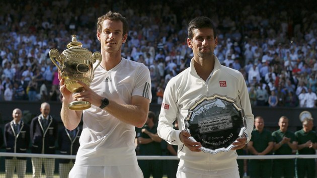 FINALIST. Wimbledon vyhrl domc Andy Murray, ve finle porazil ve tech setech Novaka Djokovie ze Srbska.