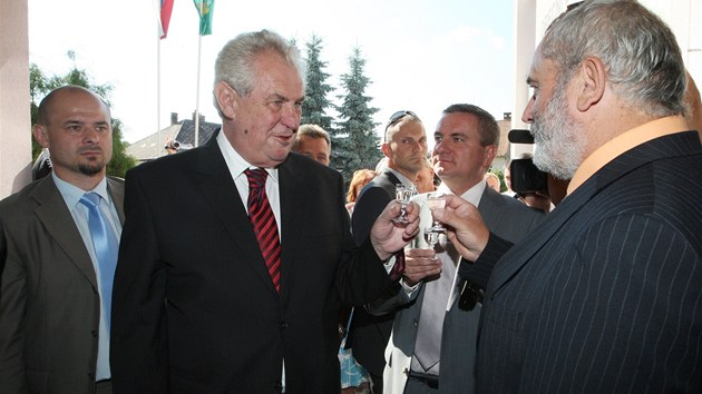 Prezident Milo Zeman v Osvtimanech (4. ervence 2013)