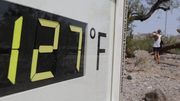 Západ a jihozápad Spojených států sužuje vlna veder. V kalifornském Údolí smrti teplota v sobotu vyšplhala až na 51 stupňů Celsia (Kalifornie, 28. června 2013).