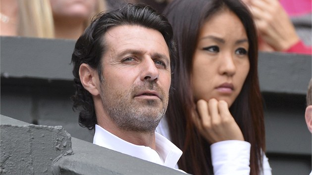 POD DOZOREM. Patrick Mouratoglou, trenr Sereny WIlliamsov.