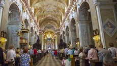 Pi loských oslavách 1 150. výroí píchodu vrozvst Cyrila a Metodje, bylo nádvoí velehradské baziliky zaplnné do posledního místa.