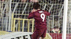 Marek Kincl z AC Sparta Praha při utkání s Realem Madrid. (21. listopadu 2001)