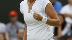 BOJOVNÉ GESTO. eská tenistka Petra Kvitová v osmifinále Wimbledonu proti