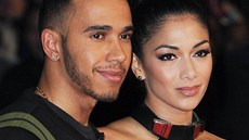 Lewis Hamilton a Nicole Scherzingerová