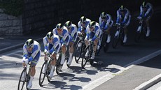 Cyklisté stáje Orica Greenedge  v časovce družstev na Tour de France.