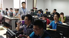 �kolení absolvent� firmou NIIT v technologickém parku ve Wu-si.