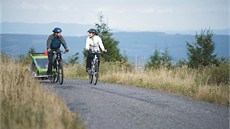 Cyklisté na h�ebenovce po Orlických horách.