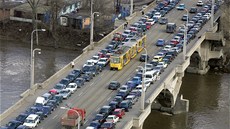 Nejh�� je na tom Libe�ský most. Pot�ebuje nutn� zrekonstruovat.