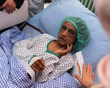Sarah Gulová v kábulské nemocnici. (Afghánistán, prosinec 2011)