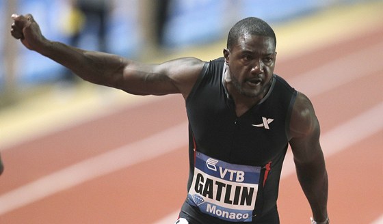 Americký sprinter Justin Gatlin nahradí na Zlaté trete Usaina Bolta.