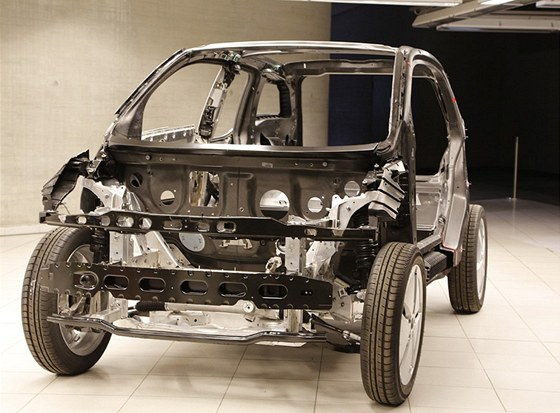 Skelet BMW i3 v továrn firmy v Lipsku