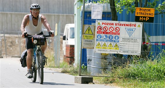 Cyklisté od 22. července neprojedou u Sokolova páteřní trasou podél Ohře.