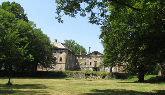 Takto vypadal zámecký park po povodních b roce 2013, p�i kterých bylo v parteru...
