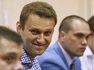 estaticetiletému Navalnému hrozí a deset let za údajnou nevýhodnou...