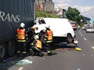 V Praze na ulidi Dobíská se srazila dv nákladní auta.