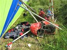 Pád rogala u Jarome na Náchodsku. Pilot se tce zranil. (10. ervence 2013)