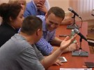 Ruský bloger Alexej Navalnyj u soudu