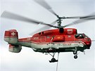Dvourotorový vrtulník sám váí 6,5 tuny a 5,5 tuny unese.