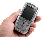 V roce 2003 byly smartphony zatím spíš raritou. Vedle komunikátorů Nokia a...