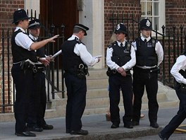 Pohotovost má i britská policie. (18.ervence 2013)