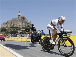 Tony Martin pi asovce na Tour de France v Mont St. Michel