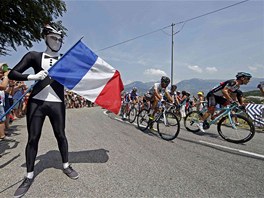 ORIGINÁLN OBLEENÝ FANOUEK. Na Tour de France se mu podailo ukrojit svj díl...
