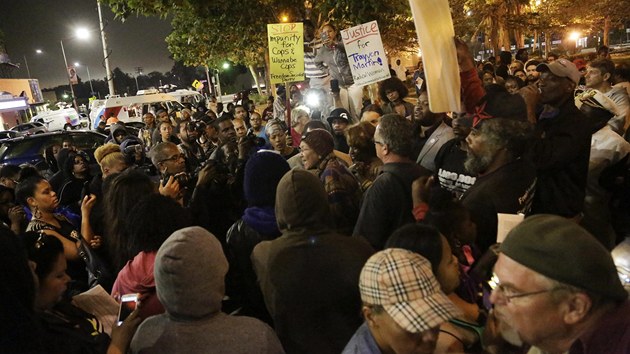 Protesty proti rozsudku nad Georgem Zimmermanem v Los Angeles (13. ervence 2013) 