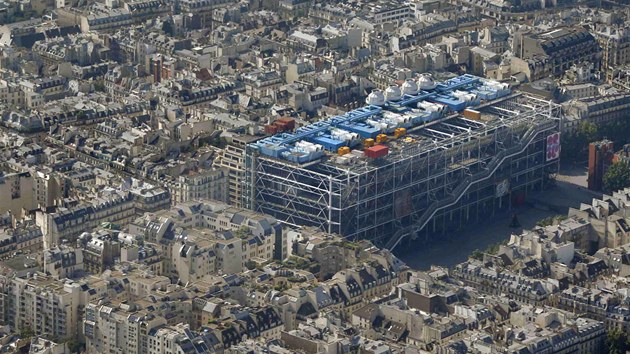 Muzeum modernho umn Centre Georges Pompidou je pojmenovan po bvalm francouzskm prezidentovi. Na projektu stavby (dokonen v roce 1977) se podlel i esk architekt Jan Kaplick.