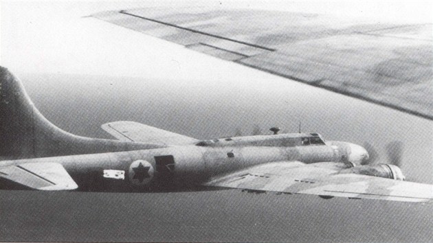 Bombardér B-17G s izraelskými výsostnými znaky