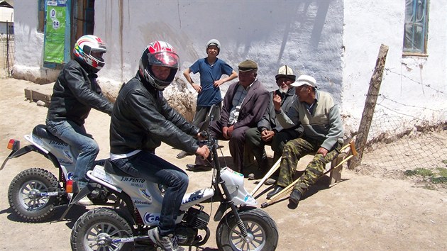 Se zku�enostmi, kter� nasb�rali na cest�ch po cel�m sv�t�, v�d�li, co je �ek�.