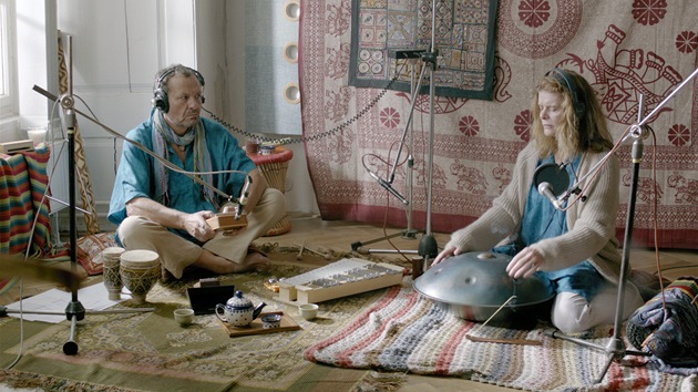 Miroslav Krobot a Zuzana Byd�ovsk� ve filmu Revival