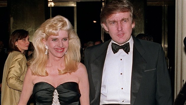 Ivana Trumpov a Donald Trump (4. prosince 1989)