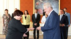 Prezident Milo Zeman jmenoval novou vládu premiéra Jiího Rusnoka. Ministryní...