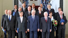 ervenec 2013. Prezident Milo Zeman jmenoval novou vládu premiéra Jiího...